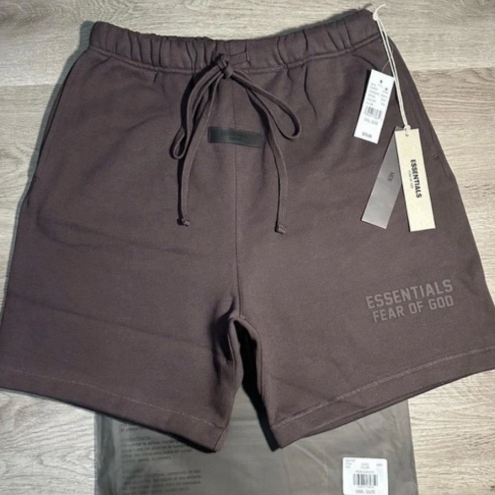Fear of god essentials unisex shorts cocoa brown XS NEW Auethentic
